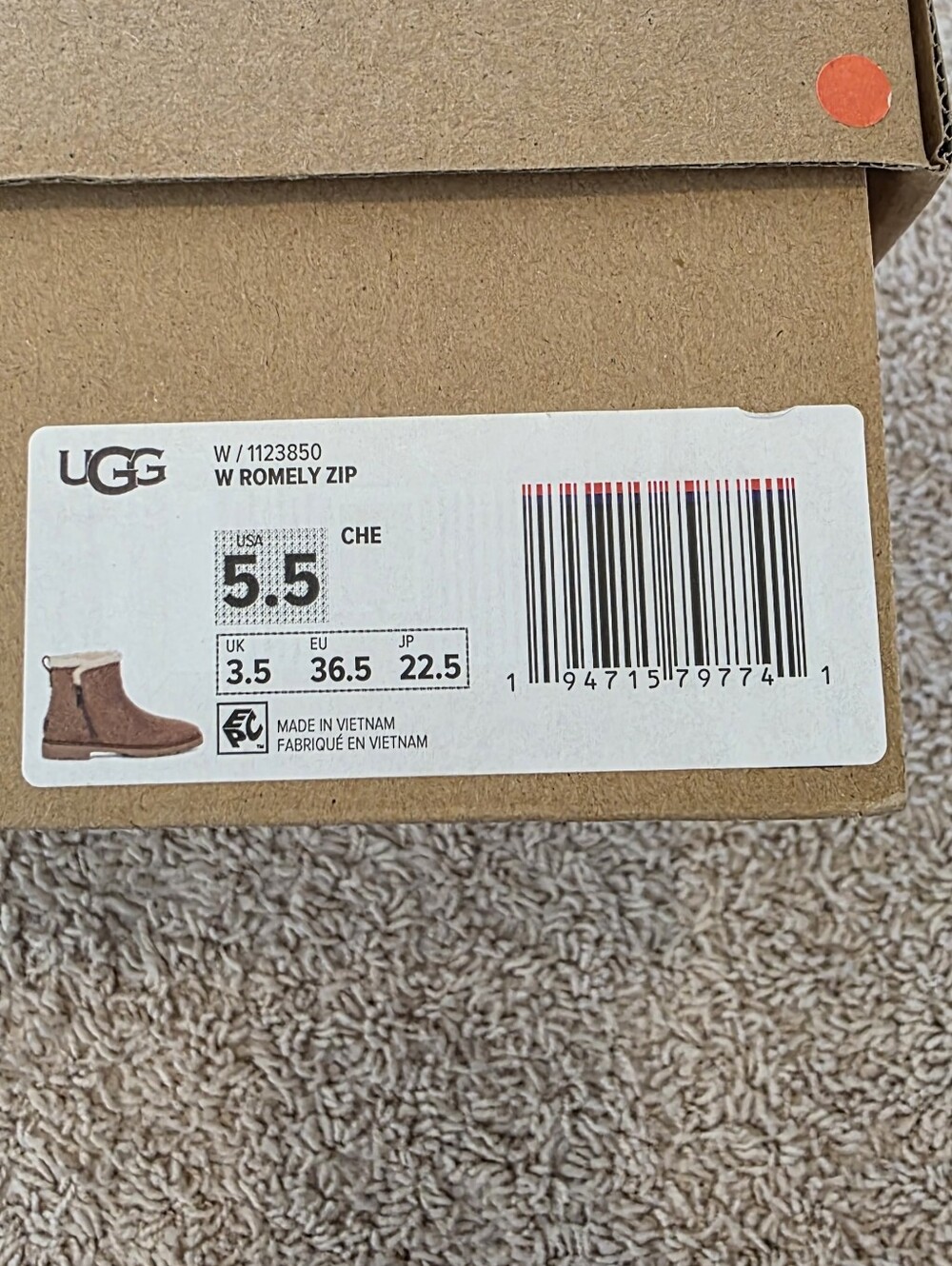 Ugg Romely Zip - Picture 9 of 10